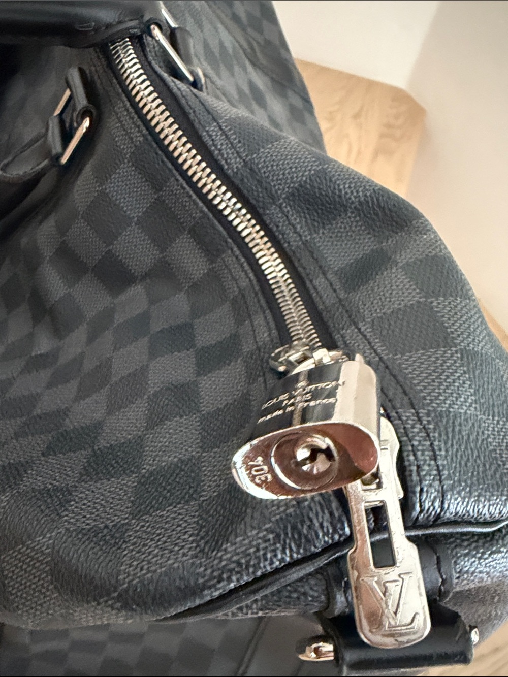 LV TRAVEL DUFFLE BAG - Picture 2 of 11
